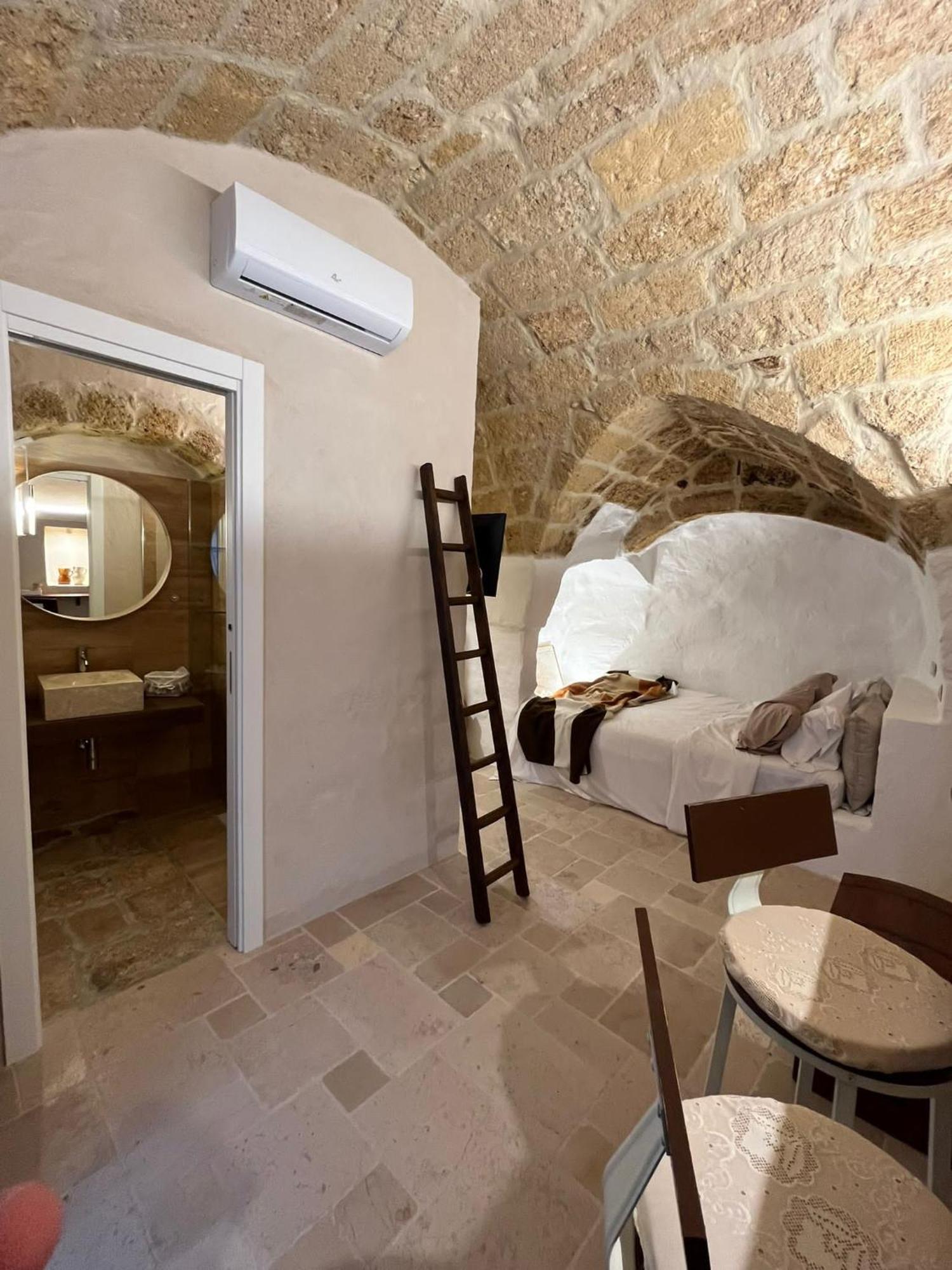 La Segreta Del Castello, Private Access Bed & Breakfast Gioia Del Colle Exterior photo